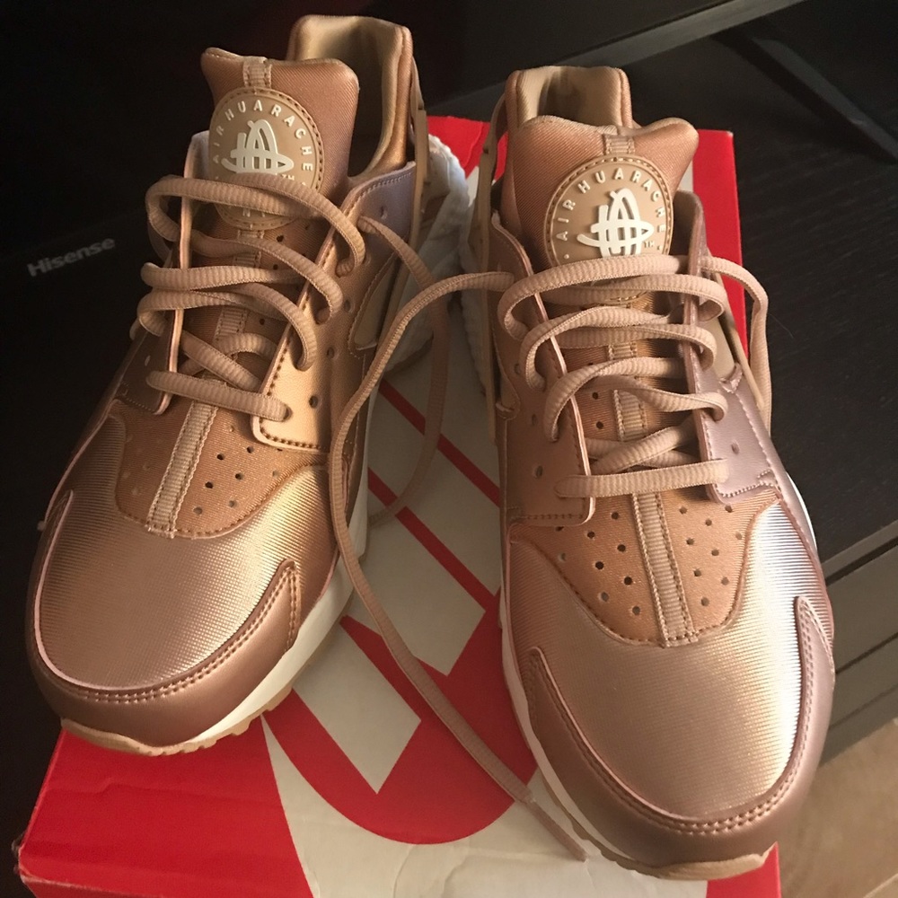 Women’s Rose Gold Nike Air Huarache